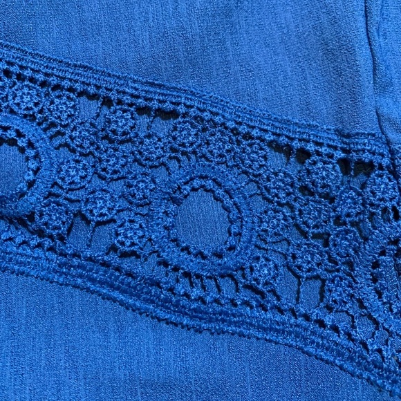 NWT It’s Pink Crochet Sleeveless Tank Top Women Size Medium Blue Summer - Picture 3 of 6